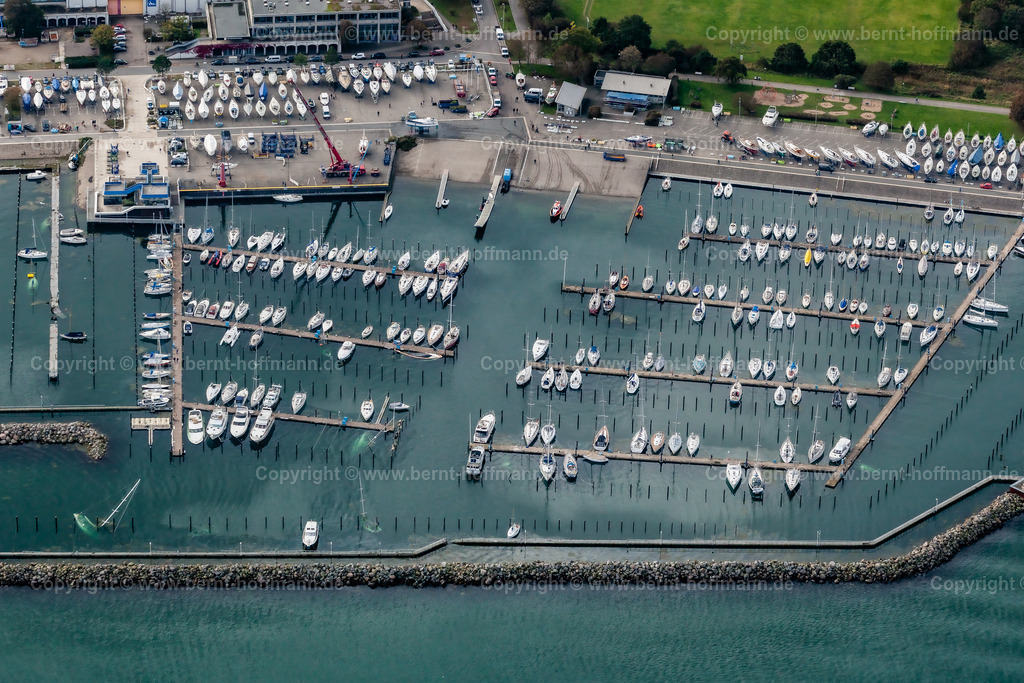 PLB_6333modct_Schilksee | LUFTBILD. Kiel - Schilksee Olympiahafen. __ Havarierte Yachten im Nordhafen. - Realisiert mit Pictrs.com