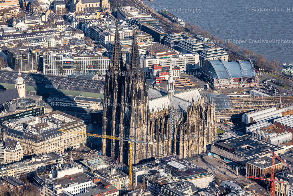 Luftbilder Köln-6848 | Luftbild Kirchengebäude " Kölner Dom " im Altstadt- Zentrum im Ortsteil Innenstadt in Köln - Realisiert mit Pictrs.com