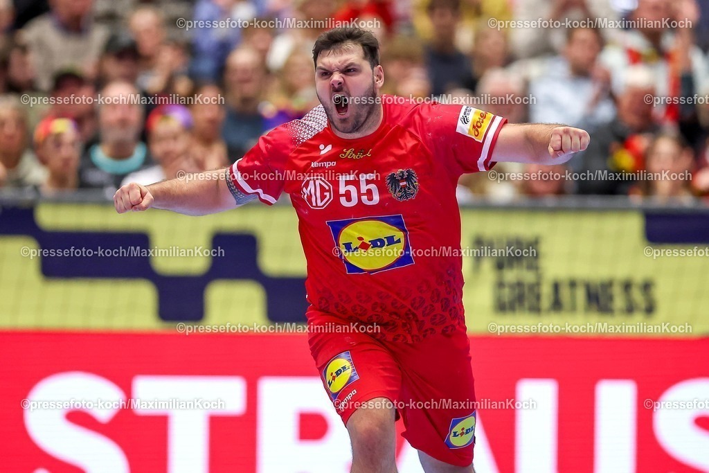 EHF19012601061 | 19.01.2026, Handball, Men's EHF EURO 2026, Österreich - Serbien, Jyske Bank Boxen in Herning, Dänemark, Preliminary Round:  Tobias Wagner (Austria #55) jubelnd