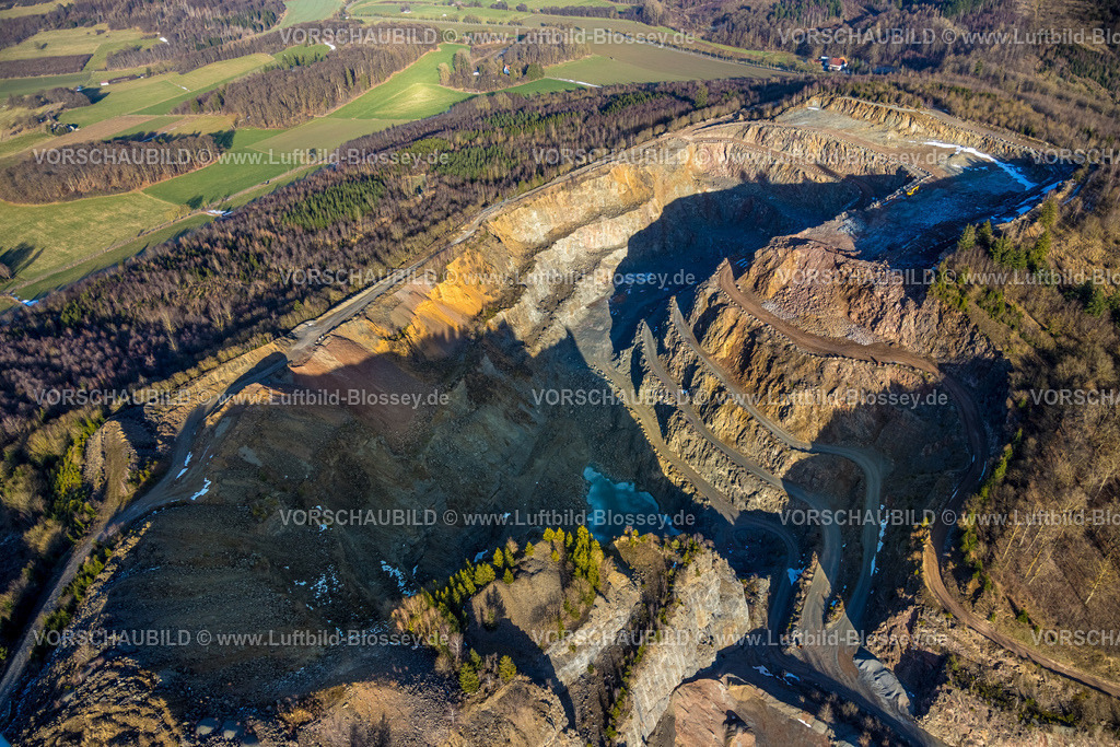 Brilon260104701 | Luftbild, Steinbruch Bilstein, Westdeutsche Grauwacke-Union GmbH, Brilon, Sauerland, Nordrhein-Westfalen, Deutschland