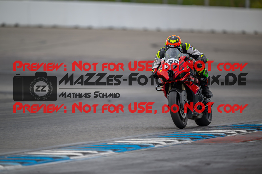 MaZZes-Fotomatrix-20260809-577198 | R1