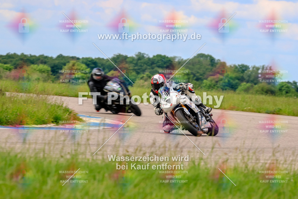 MotoTeam-1217 | Hier findet Ihr Bilder von Touristenfahrten auf der Nürburgring Nordschleife oder von anderen Veranstaltungen die ich besucht habe. Viel Spass beim Durch Schauen 