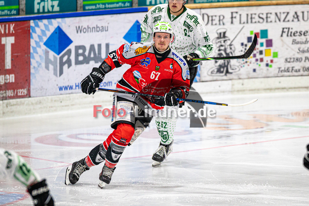 TSV Peißenberg MINERS gegen TSV Erding GLADIATORS | Eishockey Bayernliga Herren Vorrunde 2024/25, TSV Peißenberg MINERS gegen TSV Erding GLADIATORS, 20250119,Maximilian MALZATZKI (MINERS 67) in Aktion,2025-01-19 in Peißenberg (Eisstadion Peißenberg)Maximilian MALZATZKI (MINERS 67)Copyright: WolfgangxLindner foto-lindner.de