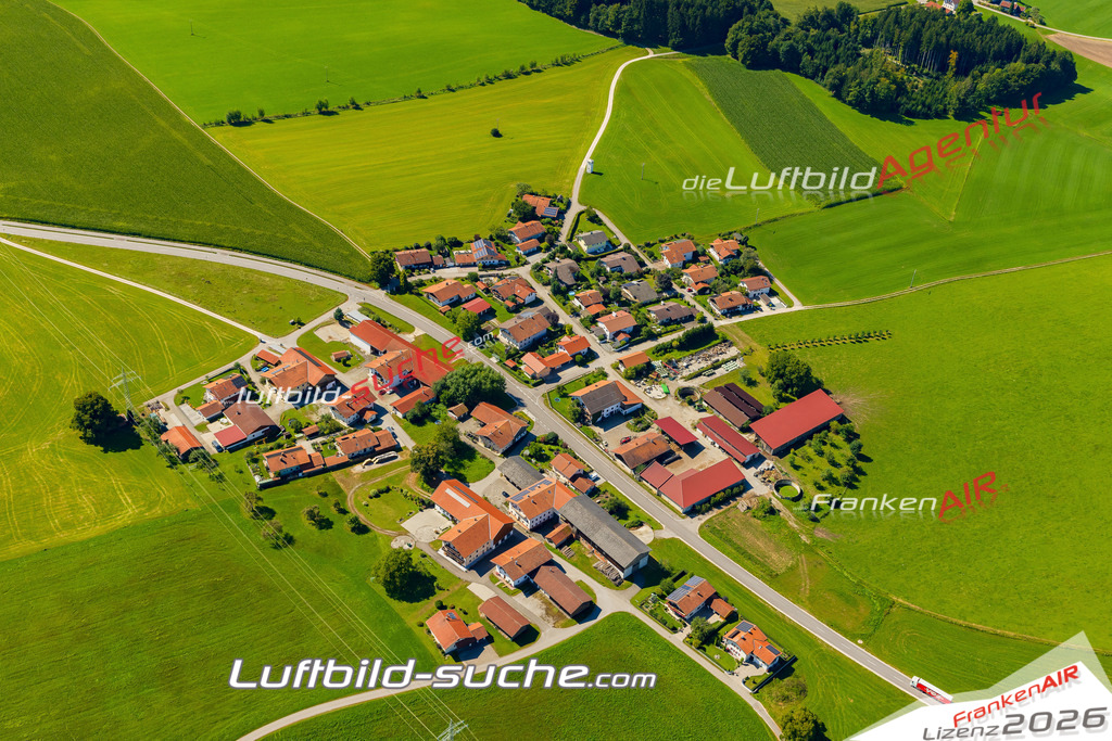 Luftbild Vs Google Maps  Wang  Nußdorf -Das Luftbild wurde 2025 vom UL-Flugzeug heraus erstellt ( keine Drohne ) - Hochauflösende Luftaufnahme -Nicht vergleichbar mit Google Maps oder Satelittenbilder- Die Geschenkidee !Mit Lizenz und Bildrechte bestellbar
