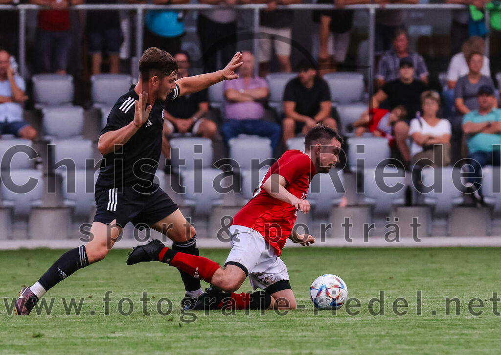 2023-08-25_109_FC_Finsing_gegen_FC_Lengdorf | Finsing, Deutschland, 25.08.2023:
Fußball, Kreisliga 2023 / 2024, 6. Spieltag, FC Finsing gegen FC Lengdorf, Endergebnis: 5:0

Leonhard Hölzl (FC Finsing, #5), Tobias Lechner (FC Lengdorf, #13)

Foto: Christian Riedel / fotografie-riedel.net