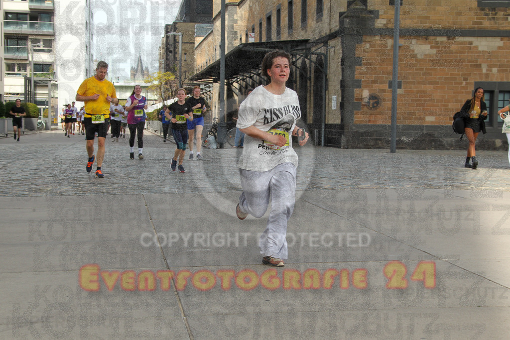 250920_1333_EV4_6026 | Sportfotografie im Rhein-Sieg Kreis, Köln, Bonn, NRW, Rheinland Pfalz, Hessen, etc. Unser Tätigkeitsfeld umfasst den Laufsport vom Volkslauf über den Marathon, Duathlon, Triathon bis zum Ultralauf wie Kölnpfad Ultra oder Schindertrail.