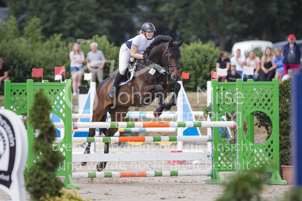 220612_LüPfSpTa_Punkte-L-541 | Lützower Pferdesporttage
Punktespringprüfung Kl.L mit Joker geschlossen
12.06.2022