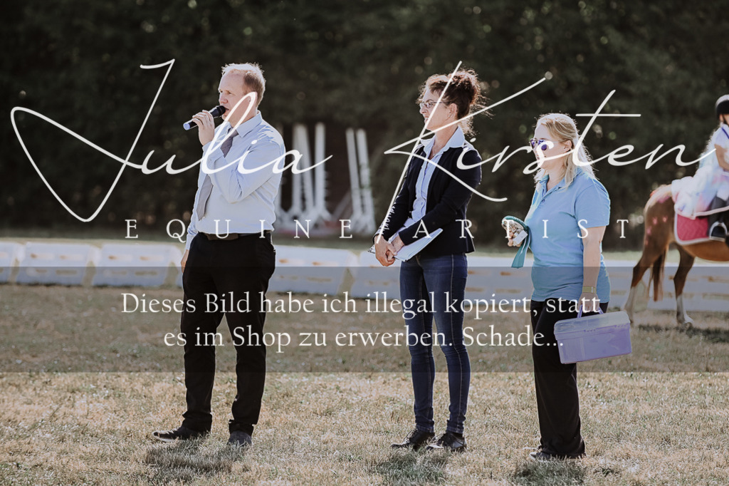 DSC_9205 | Pferde- und Turnierfotografie in Westsachsen. Pferdeportraits, Auftragszeichnungen und intuitive Kunst.