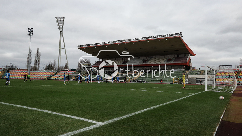 VSG Altglienicke - Viktoria Berlin | Der Friedrich-Ludwig-Jahn-Sportpark in Berlin erstrahlt beim Heimspiel der VSG Altlienicke / Stadionfoto / Stadion Foto / Fussballstadion / Fussball Stadion / Symbolbild /