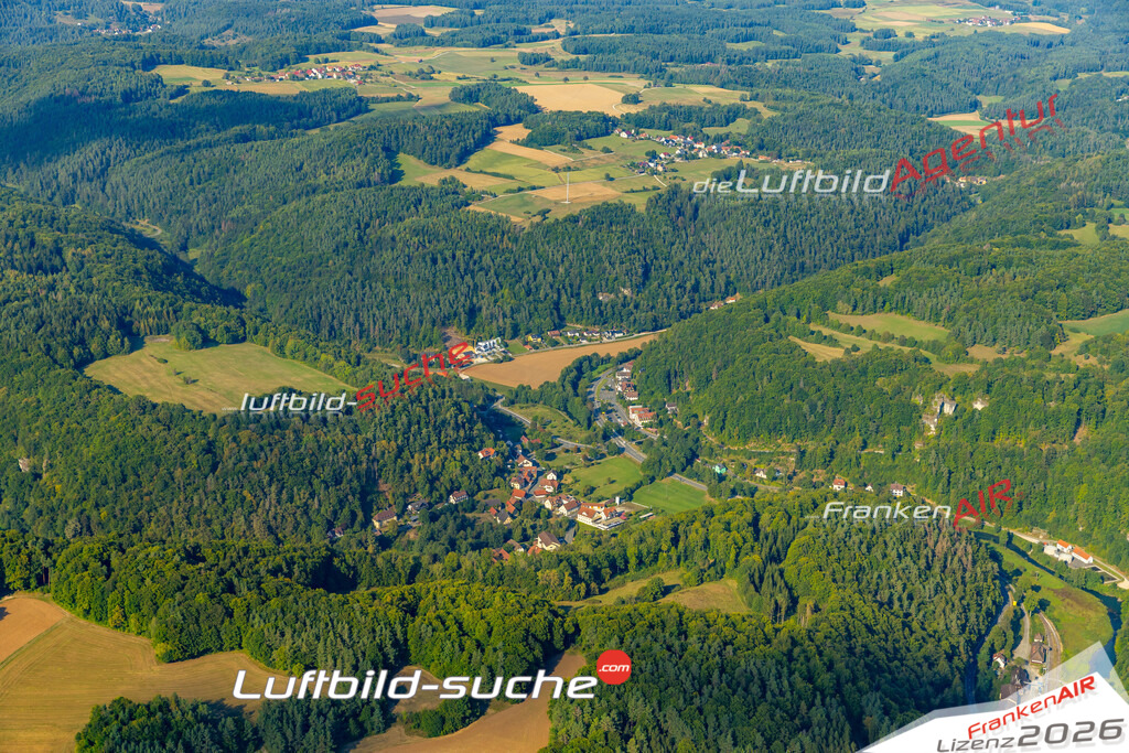 Das Luftbild zeigt : Behringersmühle Gößweinstein - Die Luftaufnahme wurde 2024 vom UL-Flugzeug aus erstellt ( keine Drohne ) - Hochauflösende Luftaufnahme - Für grossformatige Ausdrucke geeignet. Die Geschenkidee !Mit Lizenz und Bildrechte bestellbar
