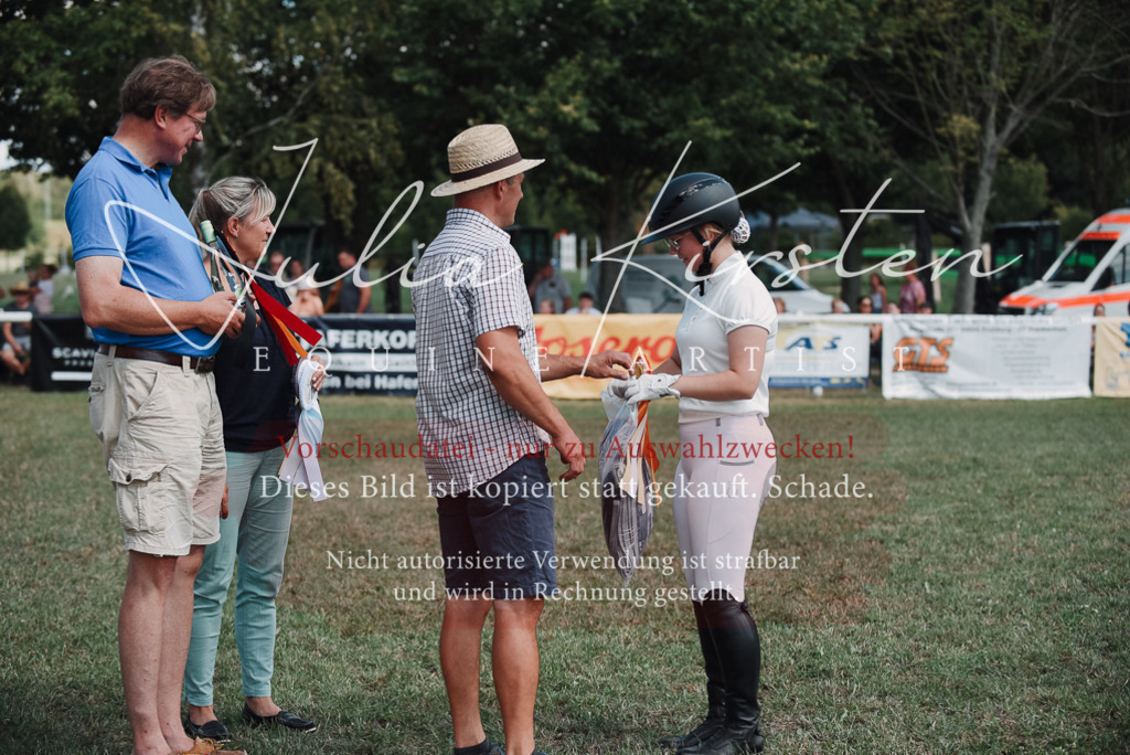 DSC_5879 | Pferde- und Turnierfotografie in Westsachsen. Pferdeportraits, Auftragszeichnungen und intuitive Kunst.