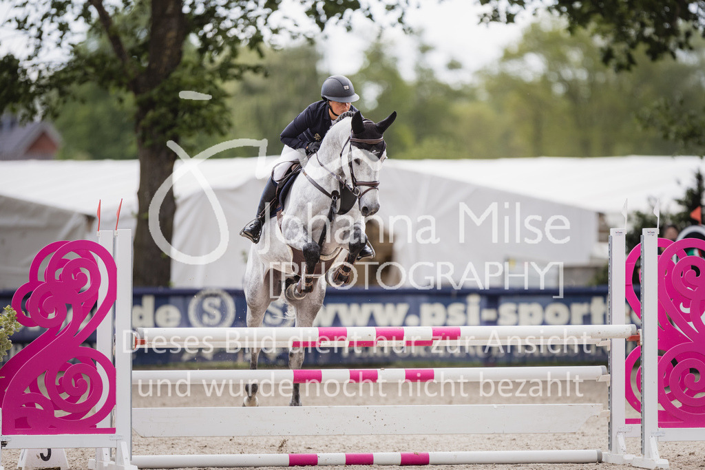 230516_Mühlen_03SprPf-A-395 | Deine schönsten Turniermomente als professionelle Fotos! Entdecke hochwertige Pferdesport-Fotografie im Online-Shop. Jetzt Fotos finden & bestellen!