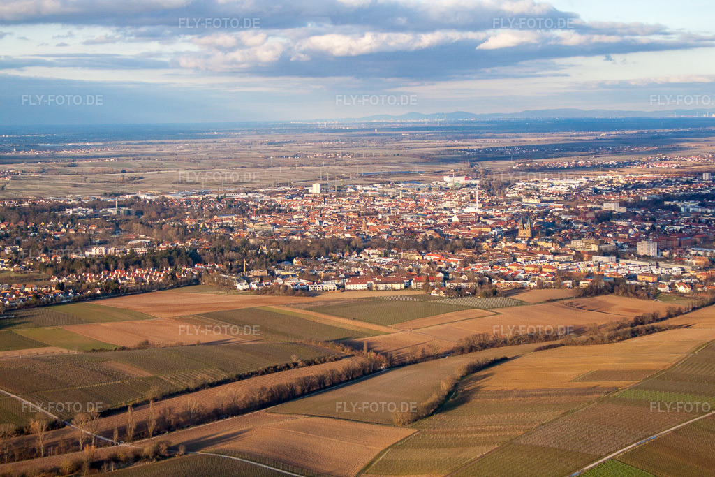 Luftbild: Landau von Westen in Landau in der Pfalz im Bundesland Rheinland-Pfalz in Deutschland. Foto: IMG_62214.jpg vom 23.02.2014 durch Werner Riehm/FLY-FOTO.de