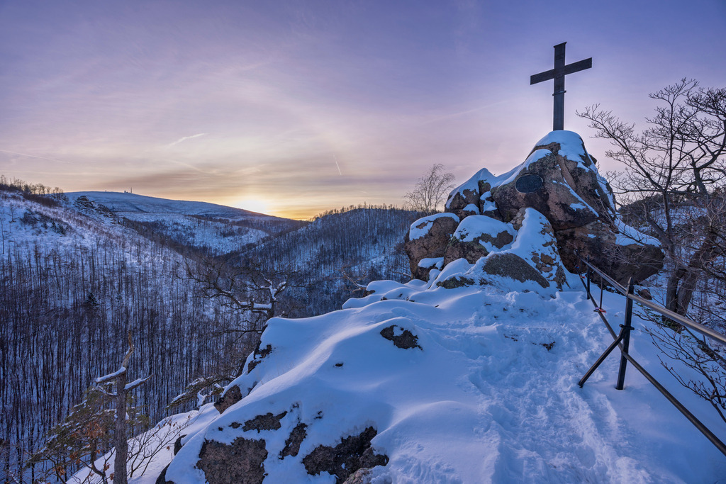 Ilsestein an einem Winterabend | Wir machen aus Ihren Bildern Erinnerungen für die Ewigkeit | Hochwertige Fotografien für Ihr zu Hause. - Realisiert mit Pictrs.com