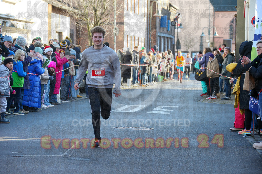 241201_1222_EX1_1845 | Sportfotografie im Rhein-Sieg Kreis, Köln, Bonn, NRW, Rheinland Pfalz, Hessen, etc. Unser Tätigkeitsfeld umfasst den Laufsport vom Volkslauf über den Marathon, Duathlon, Triathon bis zum Ultralauf wie Kölnpfad Ultra oder Schindertrail.