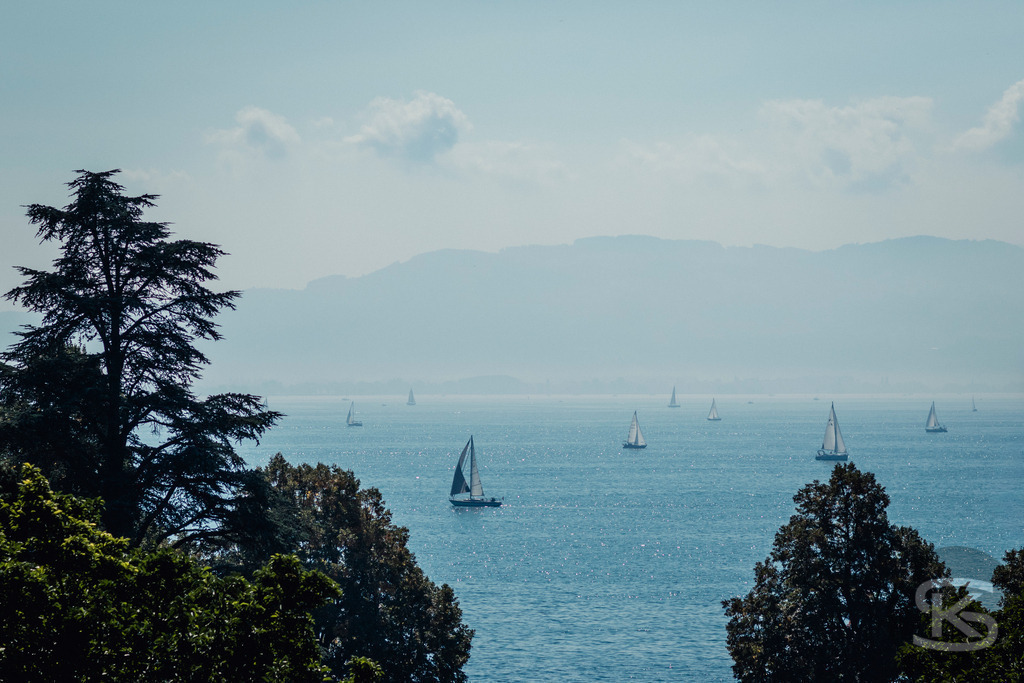 Bodenseebilder Galerie: Atemberaubende Fotos & Stimmungen | Entdecken Sie eine Sammlung stimmungsvoller Fotos vom Bodensee. Hochwertige Bilder von Sonnenauf- und -untergängen, Uferlandschaften, Booten und der Natur rund um den größten See Deutschlands. - Realisiert mit Pictrs.com