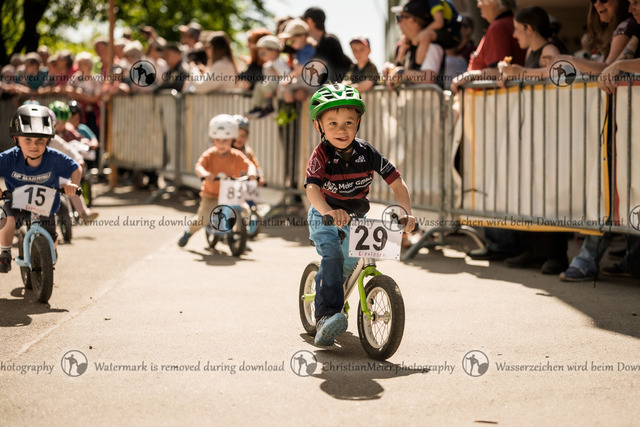 Eierlesen 2026 | Sie wurden bei einem Event oder Sportanlass fotografiert? Hier finden sie ihre Bilder! - Realisiert mit Pictrs.com