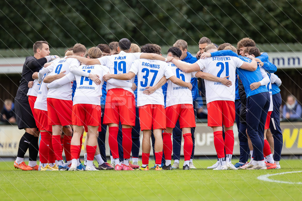 20251004_Picselweb-Fotografie_1R3_3097_web | Bezirkspokal Viertelfinale, SV Ahlerstedt/Ottendorf - SV Drochtersen/Assel II, Ergebnis 0:3. Foto: Jörg Struwe - picselweb.de - Realisiert mit Pictrs.com