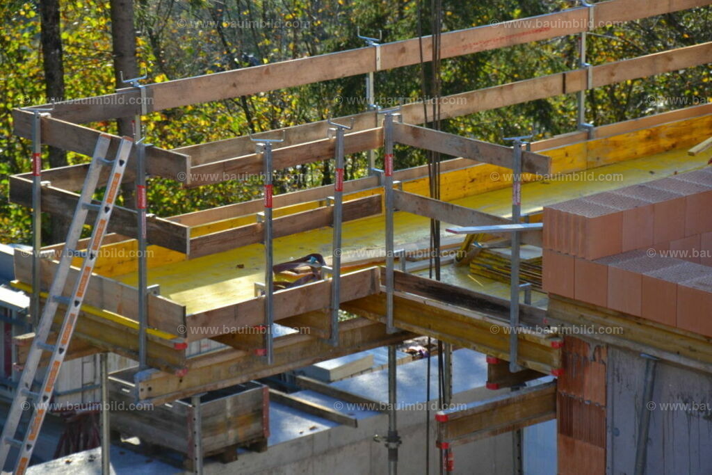 bib-lg04-betonarbeiten-0534 | Nach LV-Leistungsgruppen sortierte Detailfotos über den Bau eines Hauses. Alle Hausbau-Bilder direkt vom Urheber und Autor der Website Haus-Selber-Bauen.com