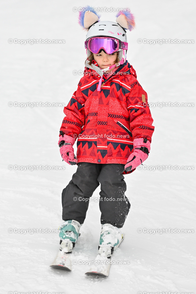Hochficht_ Skigebiet_ Boehmerwald_ 04.02.2023-19 | 04.02.2023, Hochficht, AUT, Skigebiet Hochficht, Boehmerwald, im Bild Kinder bei Skifahren, Piste, Ski, Schnee, Skischule