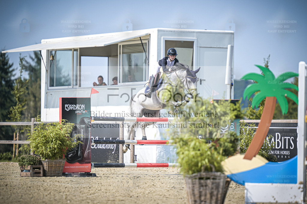 DOS_3183 | Entdecke hochwertige Reitturnierfotos von Foto Oger. Professionell, emotional und authentisch – jetzt Lieblingsmomente im Shop bestellen. - Realisiert mit Pictrs.com