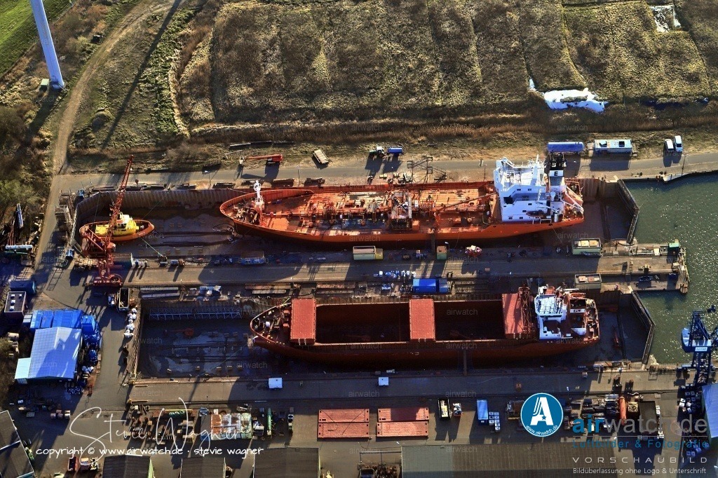 HDR - Husumer Dock und Reparatur GmbH & Co. KG | Entdecken Sie atemberaubende Luftbilder und Fotografien auf airwatch.de - Tauchen Sie ein in eine Welt voller faszinierender Aufnahmen aus der Vogelperspektive.