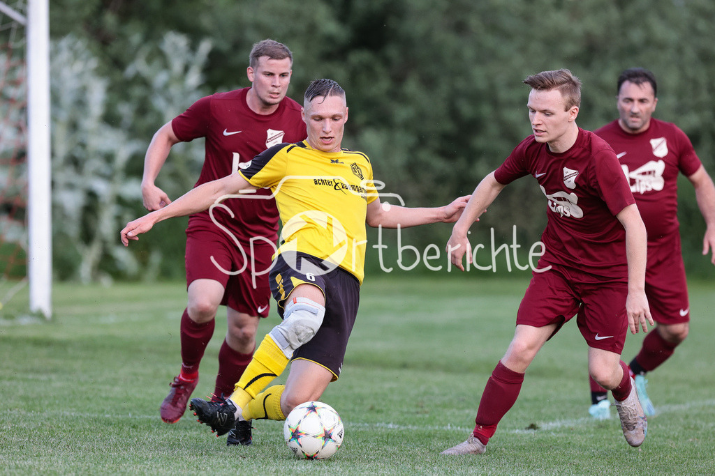 SG Klingsmoos/Pöttmes II - SV Obergriesbach | v. l. SGK #2 / SVO #6 / SVK #7