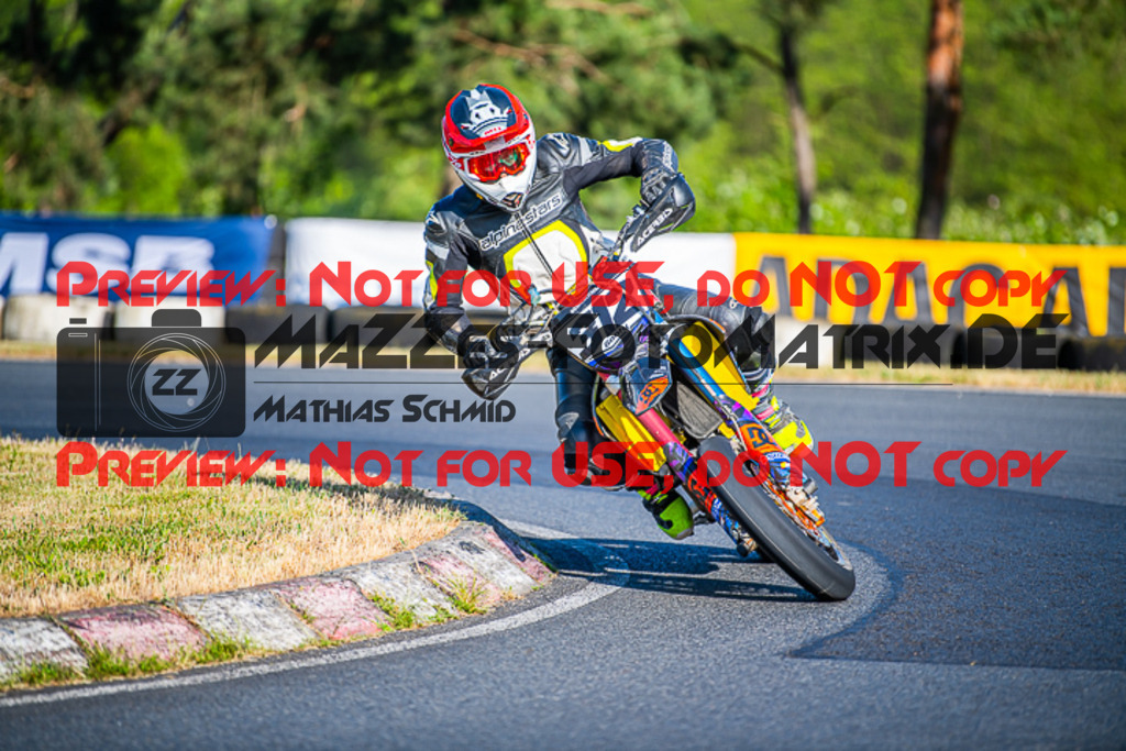 MaZZes_FotoMatrix_220528_2-18 | Fotograf Mathias Schmid
Sportfotograf,
Eventfotograf,
Hochzeitsfotograf,
Portraitfotograf