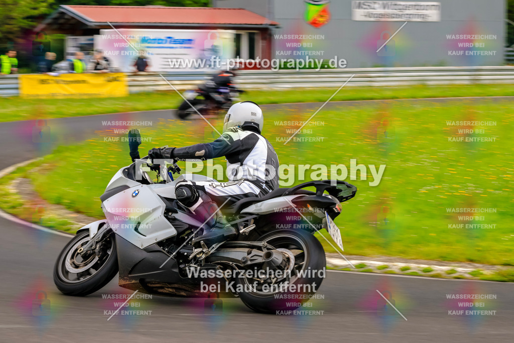 VBK-7544 | Hier findet Ihr Bilder von Touristenfahrten auf der Nürburgring Nordschleife oder von anderen Veranstaltungen die ich besucht habe. Viel Spass beim Durch Schauen 