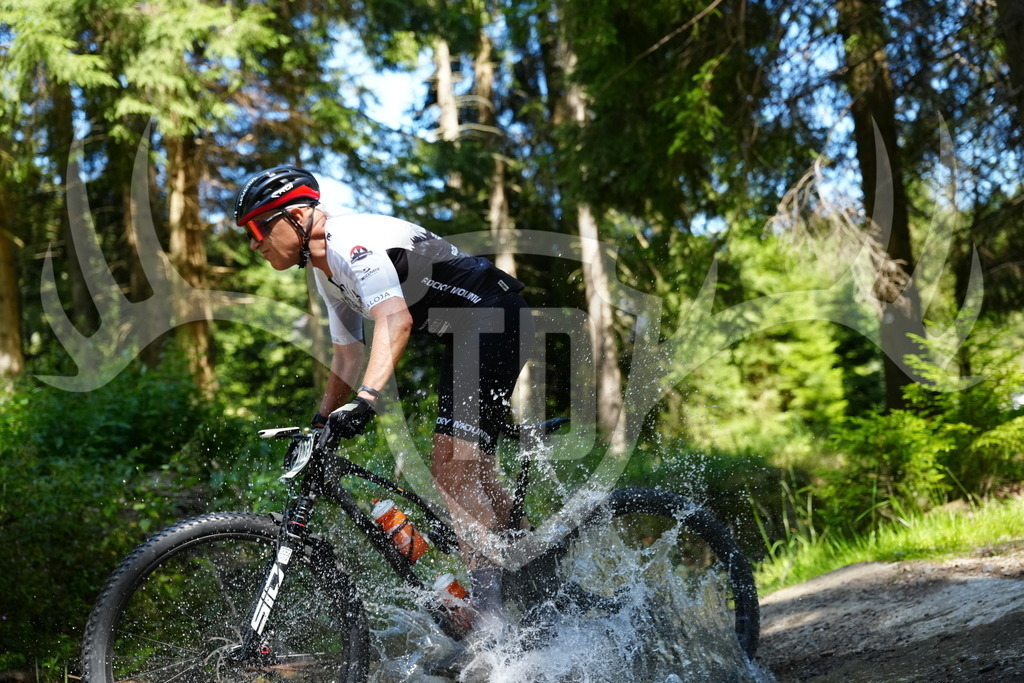 FC101576 | Fotogalerie der Treibjagd im Dunkelwald - Dein MTB Etappenrennen im Erzgebirge - Realisiert mit Pictrs.com