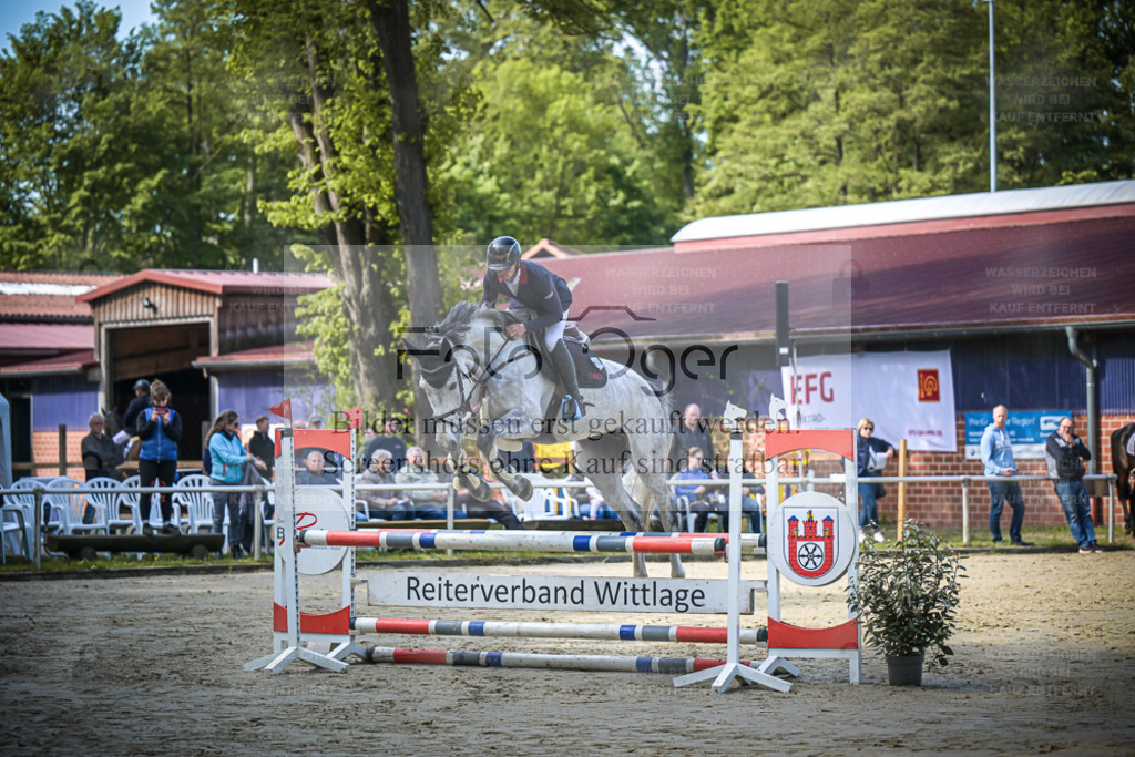 DOS_6107 | Entdecke hochwertige Reitturnierfotos von Foto Oger. Professionell, emotional und authentisch – jetzt Lieblingsmomente im Shop bestellen. - Realisiert mit Pictrs.com
