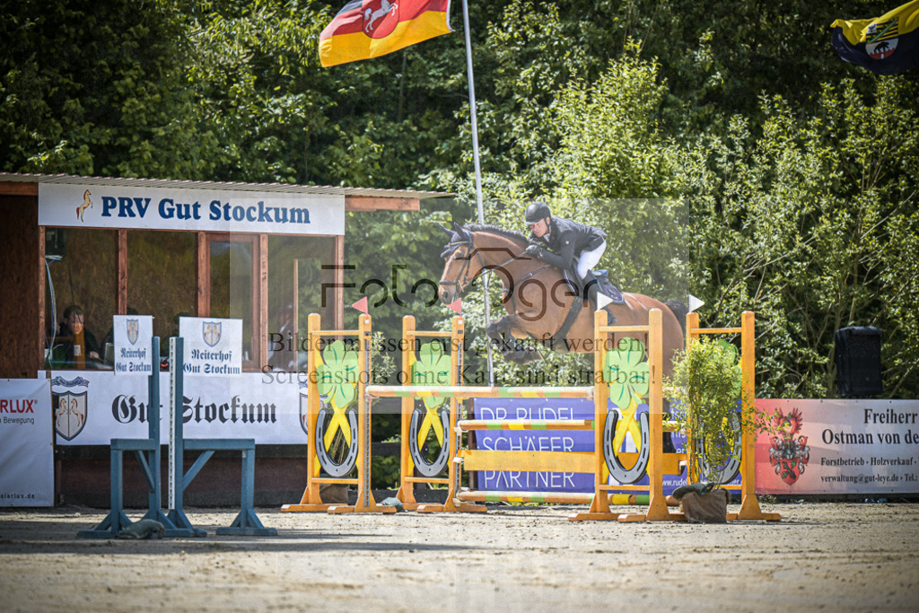 DOS_5650 | Entdecke hochwertige Reitturnierfotos von Foto Oger. Professionell, emotional und authentisch – jetzt Lieblingsmomente im Shop bestellen. - Realisiert mit Pictrs.com