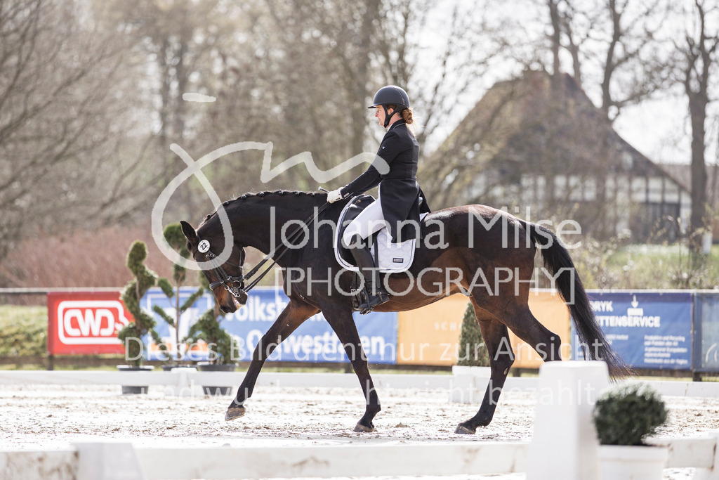 260331_Fruehlingsfest_Dressurreiter-S-404 | Deine schönsten Turniermomente als professionelle Fotos! Entdecke hochwertige Pferdesport-Fotografie im Online-Shop. Jetzt Fotos finden & bestellen!
