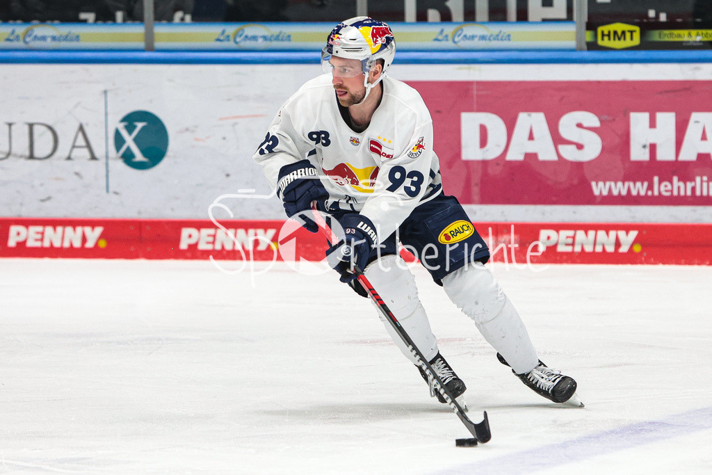 Augsburger Panther - EHC Red Bull München | Maximilian KASTNER (RBM #93) am Puck