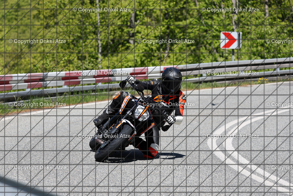 IMG_9664 | Fotograf am Kyffhäuser. Onkel Atze. Kyffhäuser Rennstrecke. Café36. Motorsportfotografie. - Realisiert mit Pictrs.com