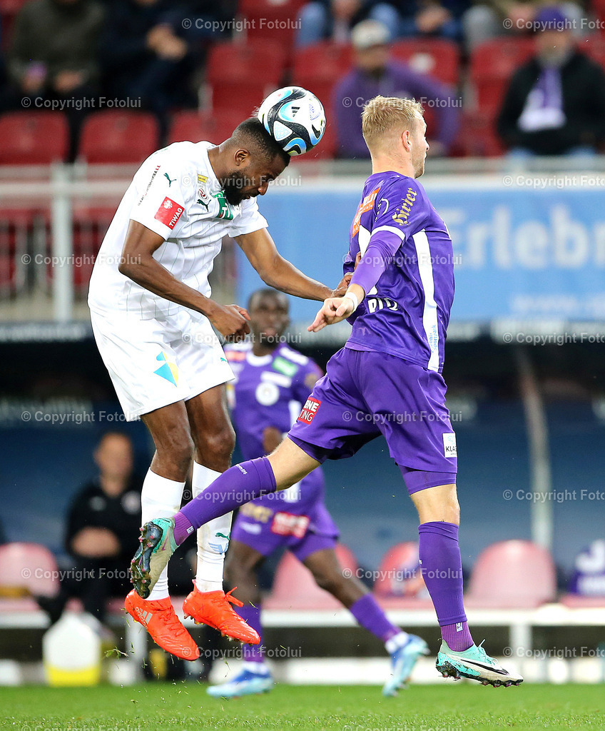 A_LUI_281023_08 | SPORT,FUSSBALL,ADMIRAL BUNDESLIGA AUSTRIA KLAGENFURT-WSG TIROL 28.10.2023
IM BILD: OSAREN OKUNGBOWA (WSG) UND FLORIAN JARITZ (KLAGENGURT)FOTO: FOTOLUI