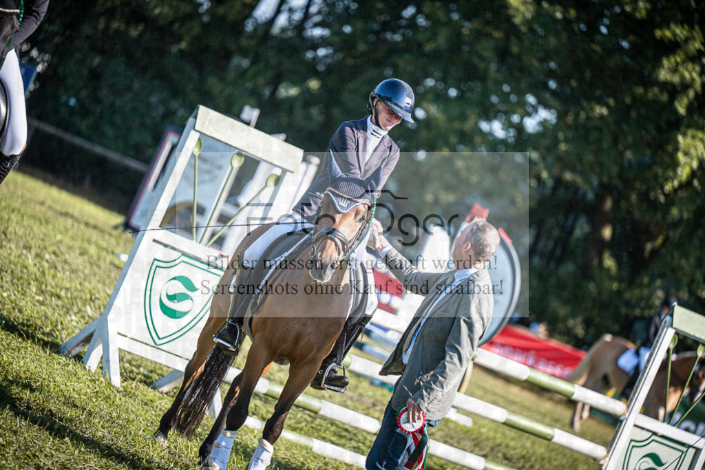 Z63_0040 | Entdecke hochwertige Reitturnierfotos von Foto Oger. Professionell, emotional und authentisch – jetzt Lieblingsmomente im Shop bestellen.Deutschlandweite Turnierfotografie. - Realisiert mit Pictrs.com