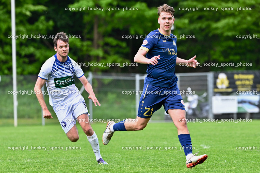 ATUS Velden vs. SV Dellach Gail | #32 Martin Jantschgi Dellach Gail, #21 Florian Schaller ATUS Velden, ATUS Velden vs. SV Dellach Gail, ATUS Velden vs. SV Dellach Gail am 03.05.2025 in Velden (Wald Arena Velden), Austria, (Photo by Bernd Stefan)