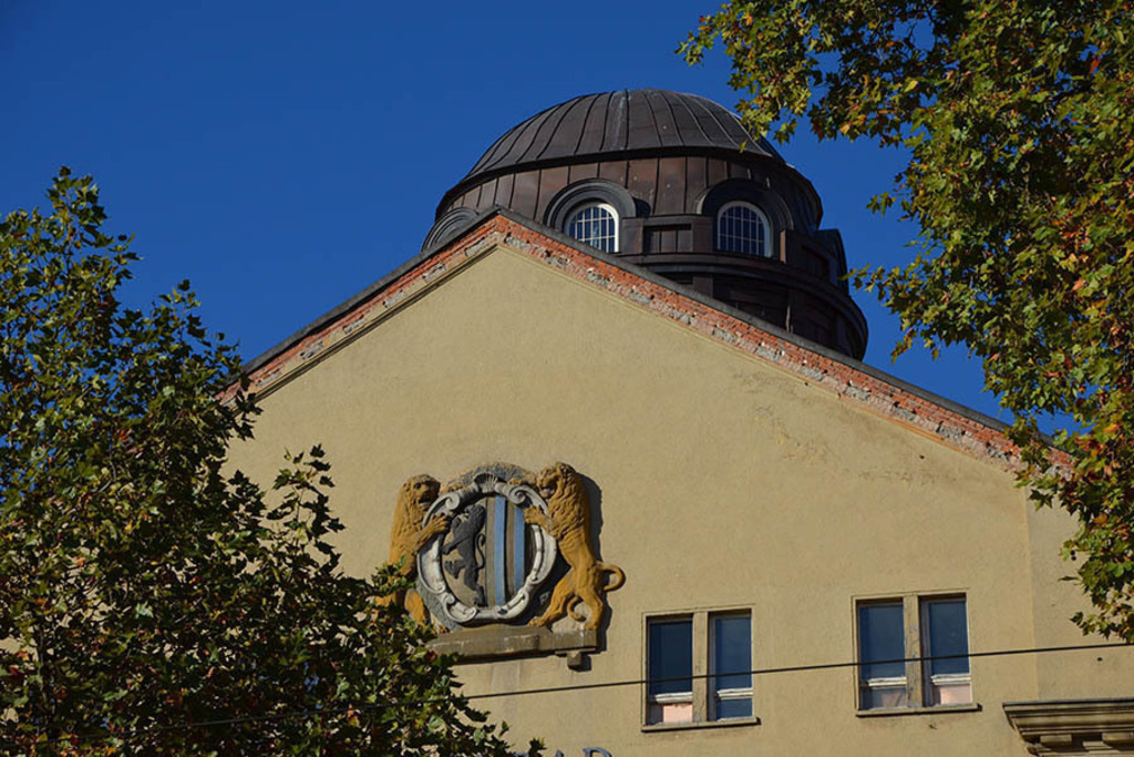Foto: Leipzig - Stadtbad | Das Team hinter BILDLEXIKON LEIPZIG bündelt historische wie aktuelle Informationen über die Stadt Leipzig in Text und Bild auf einer Plattform und stellt diese der interessierten Öffentlichkeit zur Verfügung.