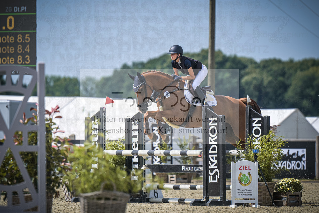 DOS_6315 | Entdecke hochwertige Reitturnierfotos von Foto Oger. Professionell, emotional und authentisch – jetzt Lieblingsmomente im Shop bestellen.Deutschlandweite Turnierfotografie. - Realisiert mit Pictrs.com