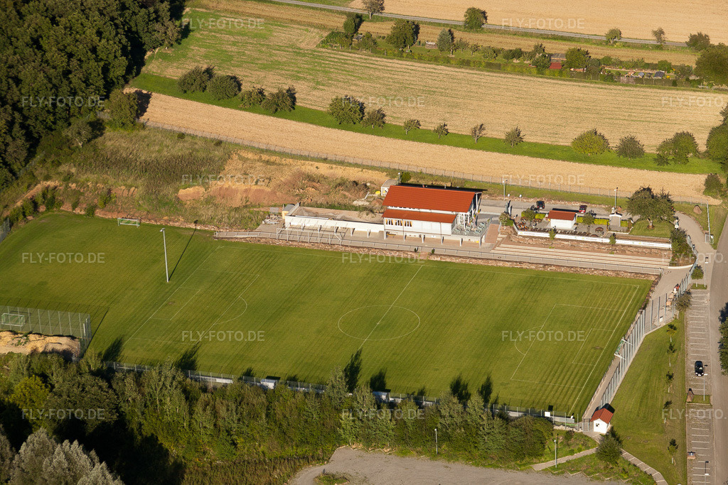 Luftbild: Auerbach, Pneuhage Stadion im Ortsteil Auerbach in Karlsbad im Bundesland Baden-Württemberg in Deutschland. Foto: IMG_32404.jpg vom 21.08.2010 durch Werner Riehm/FLY-FOTO.de