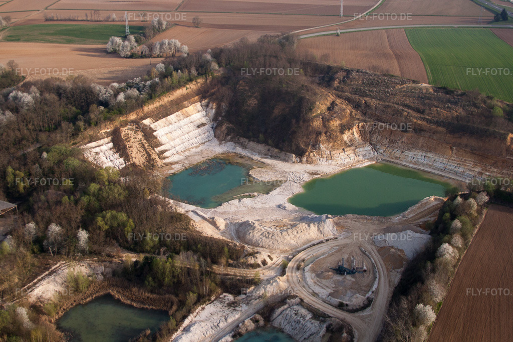 Luftbild: Ortsansicht in Riedseltz im Bundesland Bas-Rhin in Frankreich. Foto: IMG_63654.jpg vom 30.03.2014 durch Werner Riehm/FLY-FOTO.de