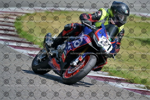 26BT02-1630 | markuskiefer.com - Realisiert mit Pictrs.com