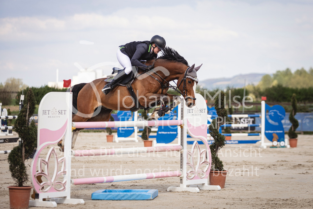 250416_M2-Springen-413 | Deine schönsten Turniermomente als professionelle Fotos! Entdecke hochwertige Pferdesport-Fotografie im Online-Shop. Jetzt Fotos finden & bestellen!