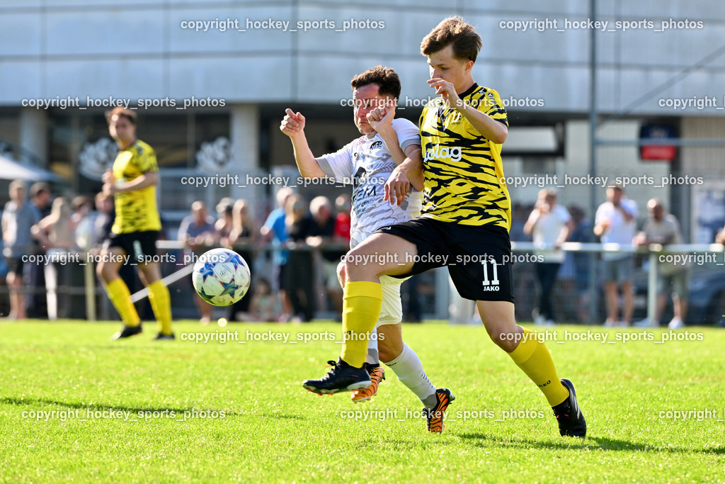 SC Magdalen vs. FC Faakersee | #11 Gianluca Rabitsch SC Magdalen, #11 Marvin Ungerböck FC Faakersee, SC Magdalen vs. FC Faakersee, SC Magdalen vs. FC Faakersee am 14.04.2024 in Villach (Sportplatz St. Magdalen), Austria, (Photo by Bernd Stefan)