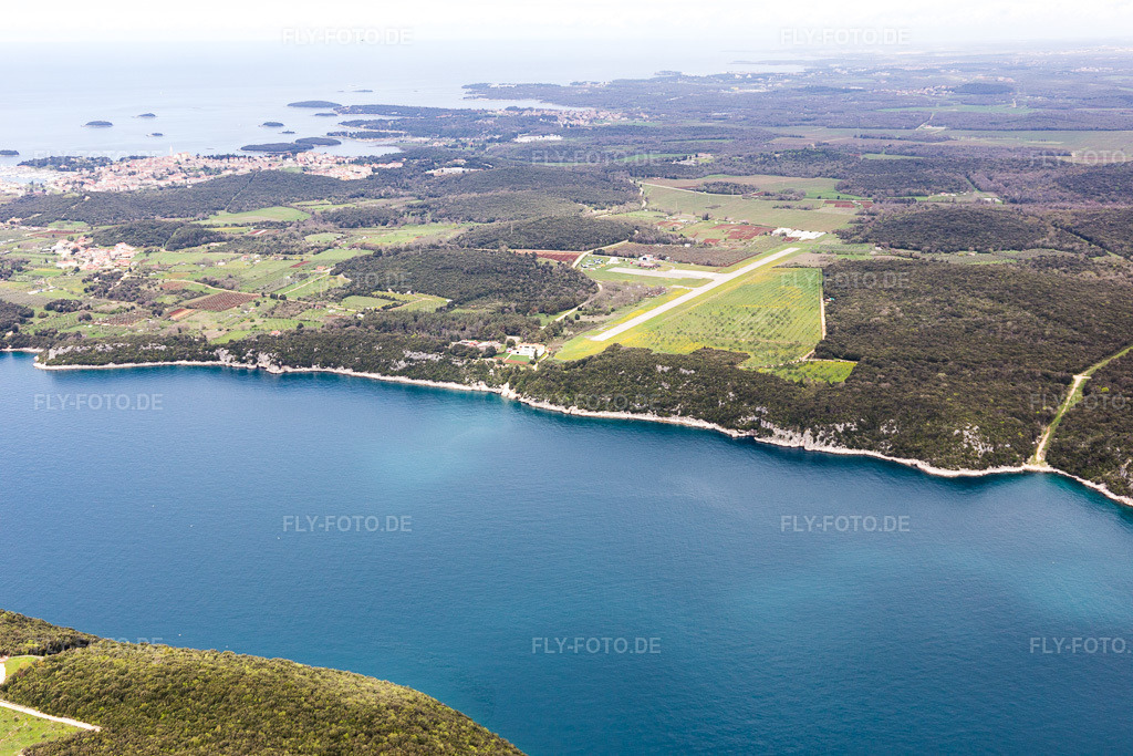 Luftbild: Ortsansicht in Vrsar im Bundesland Gespanschaft Istrien in Kroatien. Foto: IMG_106028.jpg vom 13.04.2018 durch Werner Riehm/FLY-FOTO.de