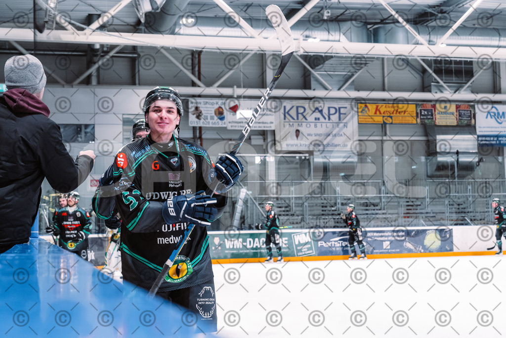 Alligators_vs_Passau_03_12_2025-82 | Höchstadt Alligators Fotogalerie: Eishockey-Action aus Franken. Professionelle Spielfotos, Portraits & Stadionbilder zum Download. Jetzt entdecken! - Realized with Pictrs.com