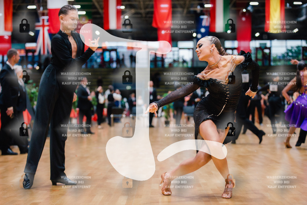 Hessen Tanzt WDSF Open Youth Latin 13th (14) Michael Bakscheev _ Julie Meck (Schwarz-Weiß-Club Pforzheim)-2025-05-17-1634 | Webshop for digital downloads and prints of dance sport, event & show photographer Julian Link - Realisiert mit Pictrs.com