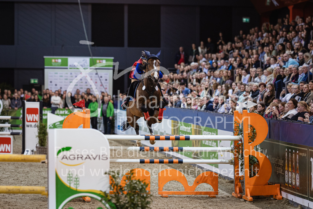 240113_Münster_Kostümspringen-387 | Deine schönsten Turniermomente als professionelle Fotos! Entdecke hochwertige Pferdesport-Fotografie im Online-Shop. Jetzt Fotos finden & bestellen!