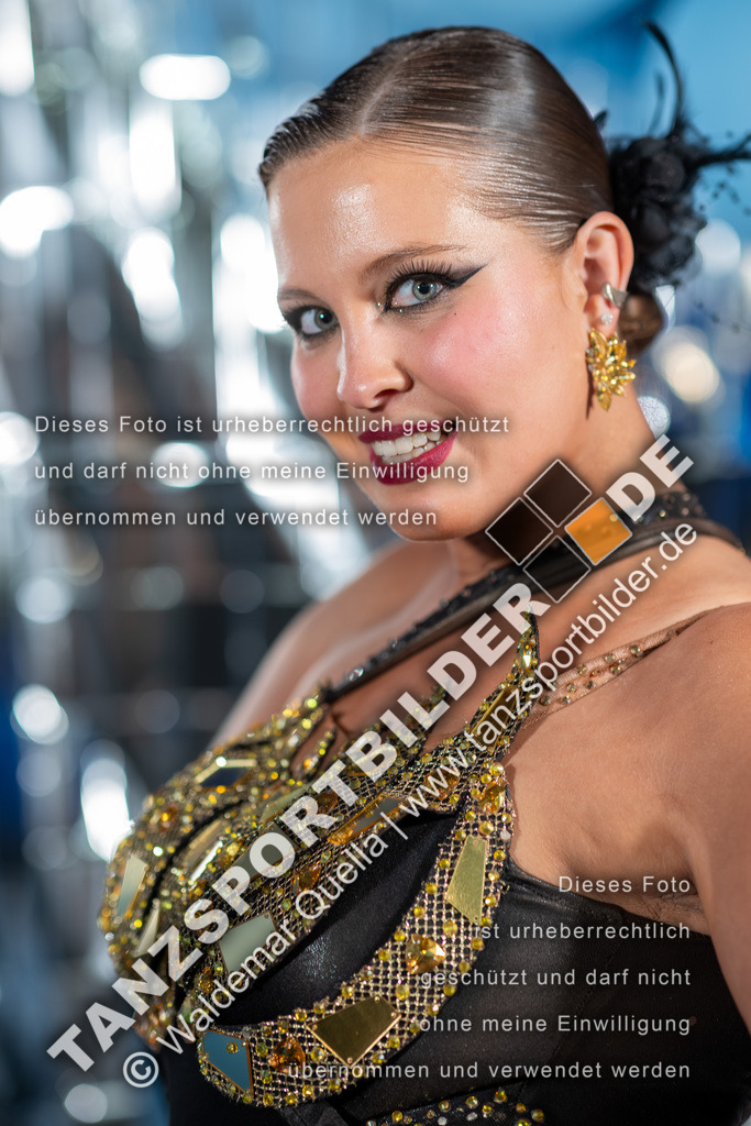 20260322-13775 | Hier finden Sie Tanz Bilder vom Latein und Standard Formationen tanzen. Sportbilder vom Tanzsport. Schöne Fotos und von Weltmeisterschaft, Europameisterschaft, Bundesliga, Regionalliga, Oberliga und Landesliga sowie von GOC Stuttgart, DanceComp, WM Bremen